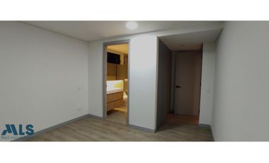 Apartamento totalmente remodelado en excelente ubi...(MLS#246978)