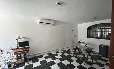 Bodega con cuartos fríos