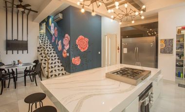 MANSION CON PISCINA EN COSTA DEL ESTE 5 RECAMARAS 1200M2