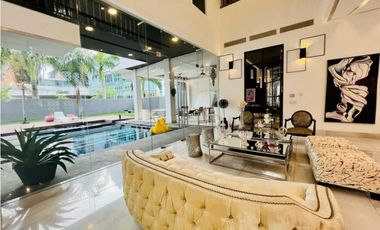 MANSION CON PISCINA EN COSTA DEL ESTE 5 RECAMARAS 1200M2