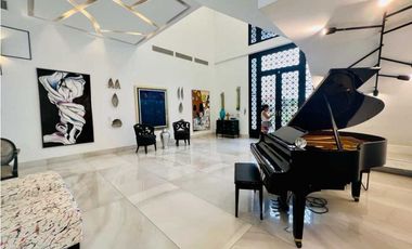 MANSION CON PISCINA EN COSTA DEL ESTE 5 RECAMARAS 1200M2