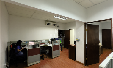 VENDO LOCAL COMERCIAL CON BODEGA PROPIA EN PLAZA CONQUISTADOR (5)