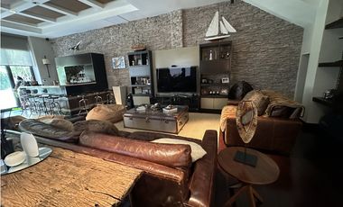 Mansion en Clayton