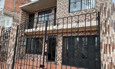 Vendo Casa Bifamiliar En El Barrio Aguablanca, Cali - Valle Del Cauca
