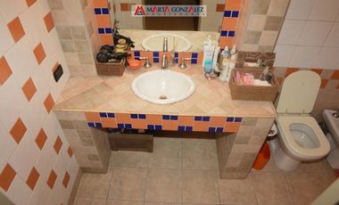 Casa  en Venta Villa Sarmiento / Moron (A120 3644)