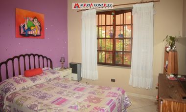 Casa  en Venta Villa Sarmiento / Moron (A120 3644)