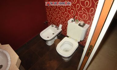 Casa  en Venta Villa Sarmiento / Moron (A120 3644)