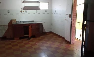 Se alquila departamento