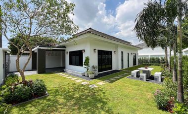 Renovated Corner House with big garden in Phuket town