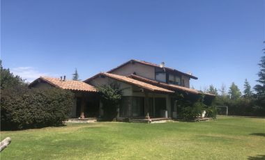 Casa  4D - 4B + Salita.El Algarrobal II Chicureo