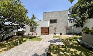 Vendo casa de exquisita arquitectura minimalista