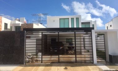 Casa en Renta de 3 Habitaciones en Temozon Norte, Mérida
