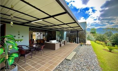 Venta Hermosa Casa Campestre como nueva Parcelacion La Ceja
