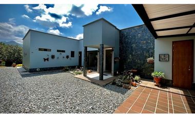 Venta Hermosa Casa Campestre como nueva Parcelacion La Ceja