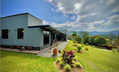 Venta Hermosa Casa Campestre como nueva Parcelacion La Ceja