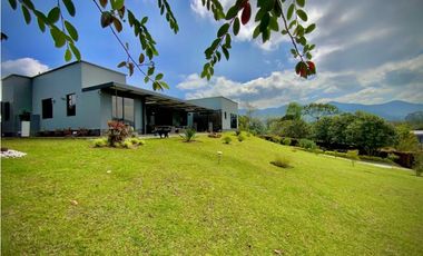 Venta Hermosa Casa Campestre como nueva Parcelacion La Ceja
