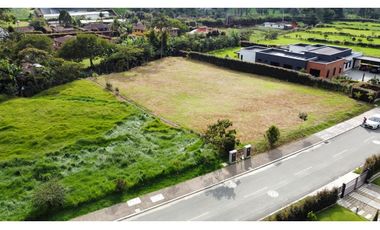 SE VENDE LOTE EN LA CEJA sector el yarumo vía la ceja rionegro