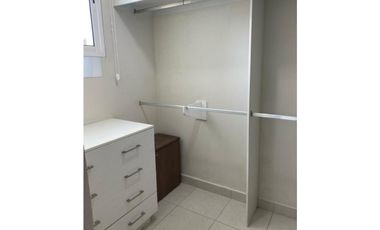 SE ALQUILA APRTAMENTO EN CLAYTON AMOBLADO- $2000
