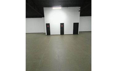 SE ALQUILA LOCAL EN VISTA HERMOSA- $7500