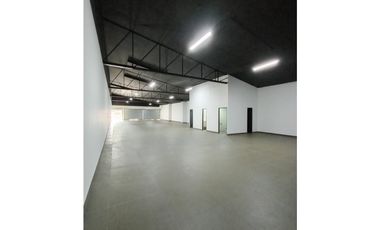 SE ALQUILA LOCAL EN VISTA HERMOSA- $7500