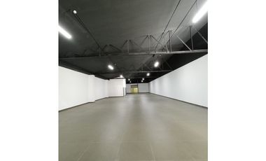 SE ALQUILA LOCAL EN VISTA HERMOSA- $7500