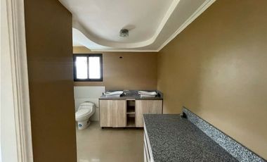 Se vende casa remodelada en Dos Mares, Betania. (MM)