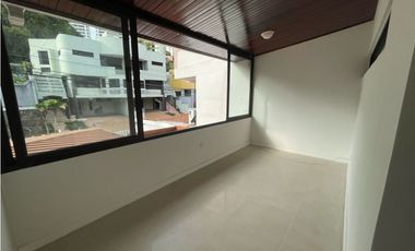 Se vende casa remodelada en Dos Mares, Betania. (MM)