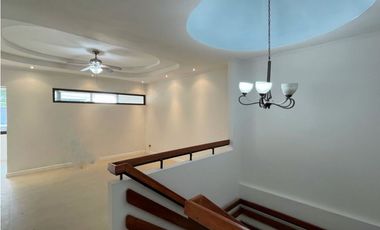 Se vende casa remodelada en Dos Mares, Betania. (MM)