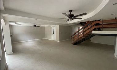 Se vende casa remodelada en Dos Mares, Betania. (MM)