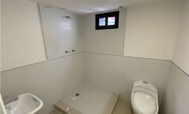 Se vende casa remodelada en Dos Mares, Betania. (MM)