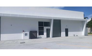 SE VENDEN BODEGAS EN PANAMA VIEJO BUSINESS CENTER!!