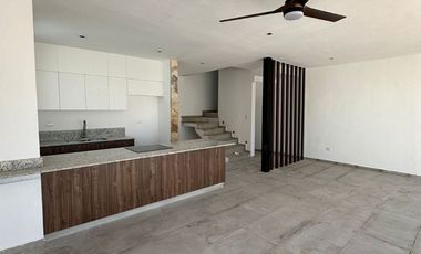 Residencia nueva en venta con espacios amplios en privada en Conkal