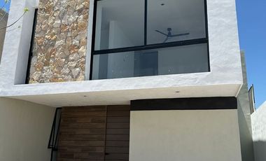 Residencia nueva en venta con espacios amplios en privada en Conkal