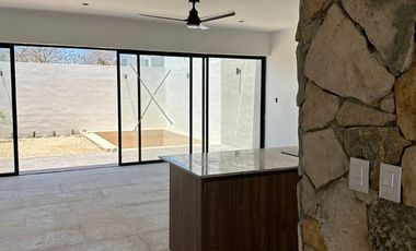 Residencia nueva en venta con espacios amplios en privada en Conkal