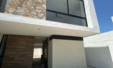 Residencia nueva en venta con espacios amplios en privada en Conkal