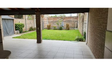 CISNEROS 5955, entre Bruselas y Lisboa, Isidro casanova