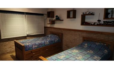 CISNEROS 5955, entre Bruselas y Lisboa, Isidro casanova