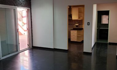 Departamento Tipo Casa en venta en Isidro Casanova