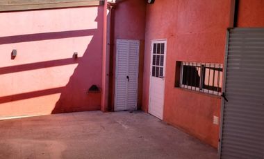 Departamento Tipo Casa en venta en Isidro Casanova