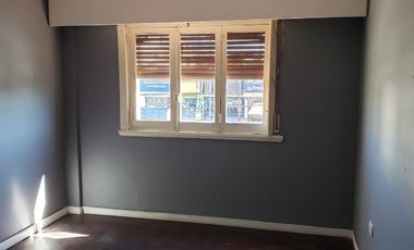 Departamento Tipo Casa en venta en Isidro Casanova