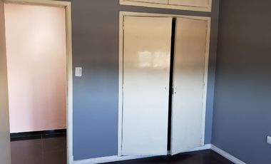 Departamento Tipo Casa en venta en Isidro Casanova