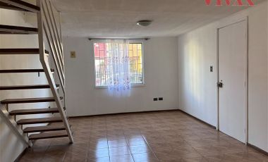 Casa en Arriendo en Arriendo casa pareada, está ampliada en Villa Las Palmas, Buin