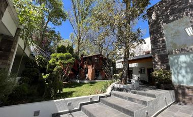 Renta de estupenda Casa en Jardines del Pedregal, jardín amplio, casita del árbol. 4 Habitaciones.