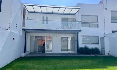 Casa en venta en cumbres de Juriquilla