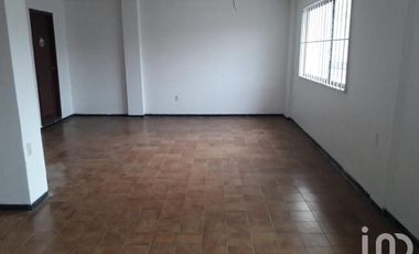 CASA EN VENTA EN JARDINES DE SANTA CLARA SOBRE AVENIDA CIRCUNVALACIÓN