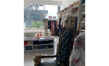 LOCAL 60M2 EN OBARRIO, SORTIS BUSINESS TOWER IMPECABLE