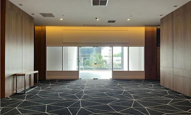 LOCAL 60M2 EN OBARRIO, SORTIS BUSINESS TOWER IMPECABLE JP