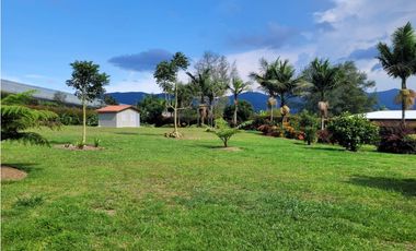 Venta de Lote Ubicado en Unidad Cerrada en la Ceja