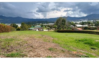 Venta De Lote en Unidad Cerrada en la Ceja