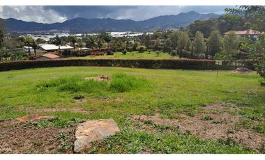 Venta De Lote en Unidad Cerrada en la Ceja